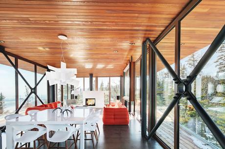 Casa Vanguardista en las Montanas de Quebec
