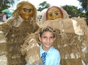 Muñecones complacen a los niños en Carnaval Infantil guaimareño. Foto: Bárbara Cortellán Conesa