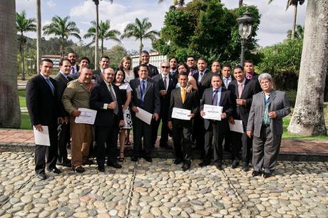 Convenio de Derwick con FUNINDES-USB impacta a más de 100 profesionales del sector eléctrico