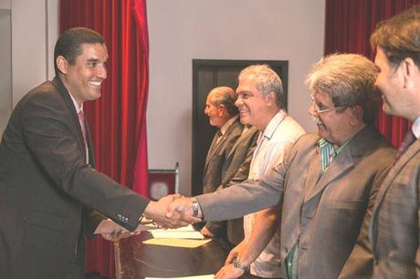 Convenio de Derwick con FUNINDES-USB impacta a más de 100 profesionales del sector eléctrico