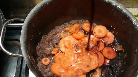 Agregamos zanahoria y vino Un estofado de re-chupete