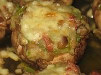 Champiñones rellenos gratinados