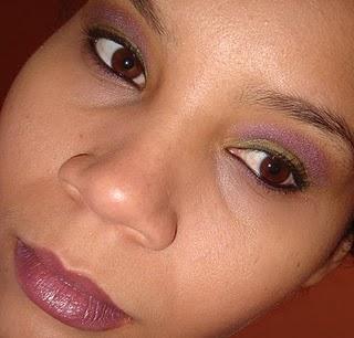 Look morado + verde