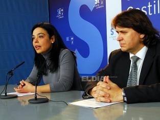 La portavoz del Grupo Socialista, Pilar Zamora, junto a Agustín Espinosa