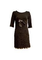 POÈTE  mirando atrás.