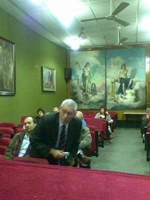 UN SILENCIO RADIANTE: OCHO POETAS BÚLGAROS CONTEMPORÁNEOS