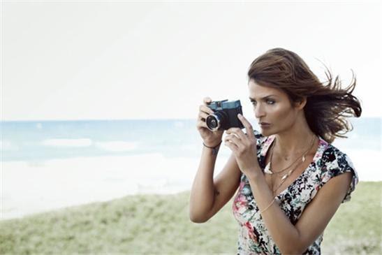 HOSS INTROPIA COLECCION P/V 2011 - HELENA CHRISTENSEN