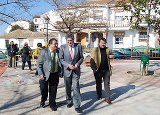 El consejero de Gobernación visita las obras del Plan Proteja en Huétor Vega