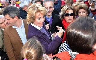 Contra ETA y en apoyo a las victimas del terrorismo miles de personas se manifiestan en Madrid.