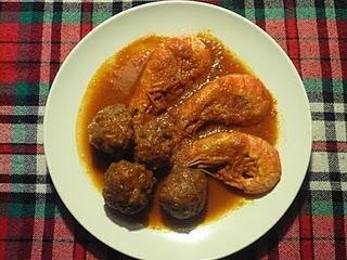 Albóndigas con langostinos