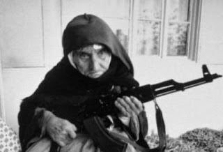 Árbitro denuncia a la ABUELA de un cadete por arañazos y un golpe en Puente Castro (Leon)