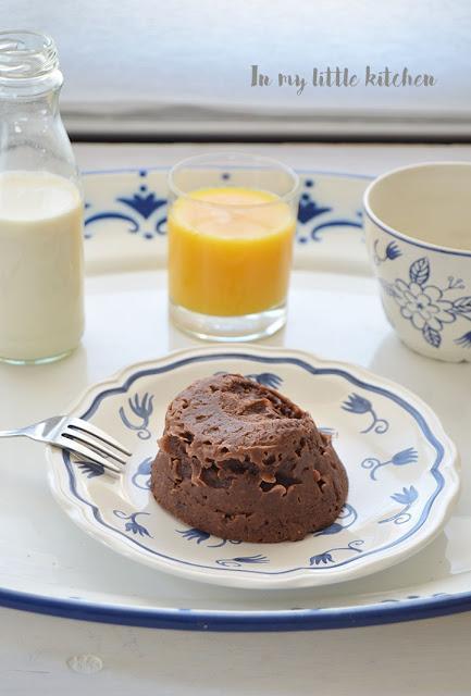 Mugcake de plátano, chocolate y crema de cacahuete Mugcake de plátano, chocolate y crema de cacahuete