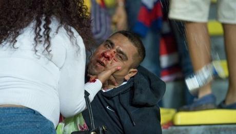 Aficionados de Cruz Azul y Monarcas protagonizan pelea en el Morelos