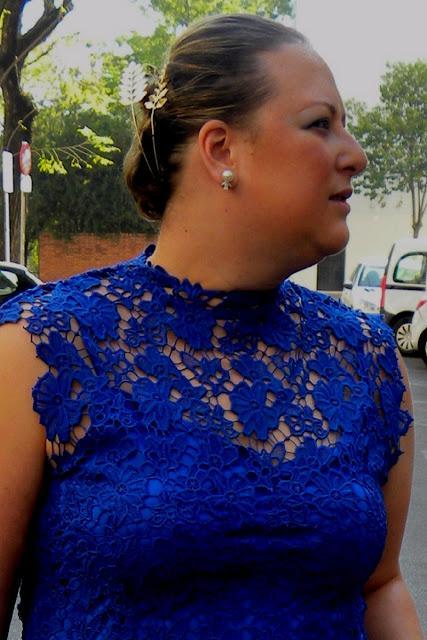 http://www.loslooksdemiarmario.com/2016/10/look-invitada-boda-curvy.html