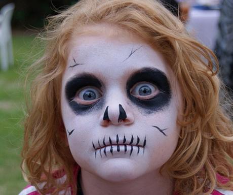 50-Pretty-And-Scary-Halloween-Makeup-Ideas-For-kids_05