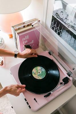 La música para espacios oscuros
