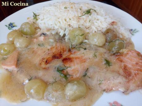 FILETE DE SALMON EN SALSA DE CAVA, NATA Y UVAS MOSCATEL CON ENELDO FRESCO