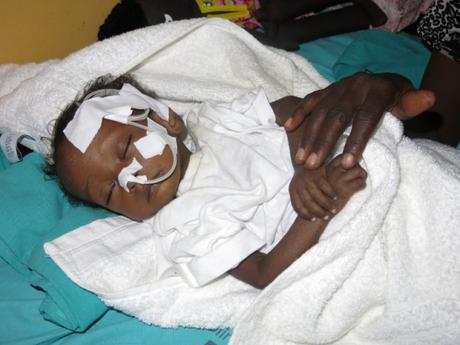 Ahora Tuji puede escribir su historia y la de su país