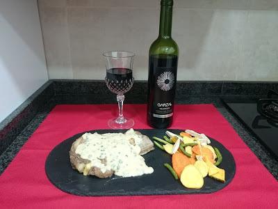 ENTRECOT A LA PIMIENTA CON BODEGA Y VIÑEDOS MARTÍN BERDUGO