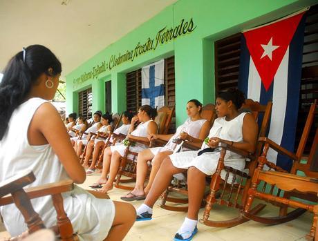 Embarazadas que pertenecen al Hogar Materno Clodomira Acosta Ferrals, donde la VI Brigada de Trabajo Voluntario, Victoria de Girón, de la Asociación de Amistad Finlandia-Cuba (AAFC) realiza sus labores  dando continuidad al proyecto de colaboración que mantiene desde 2009 con la provincia de las Tunas. Cuba, 14 de julio de 2015.   AIN FOTO/ Yaciel PEÑA DE LA PEÑA/sdl