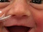 tierna sonrisa esta bebé prematura emociona todos