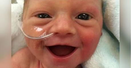 La tierna sonrisa de esta bebé prematura que emociona a todos en la web la-tierna-sonrisa-de-esta-bebe-prematura-que-emociona-a-todos-en-la-web
