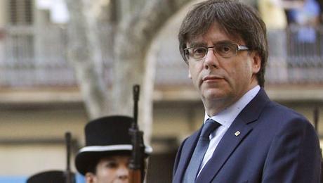 Puigdemont viaja a Portugal para anunciar la “independencia de Cataluña” y lo hace ¡¡¡en español!!!