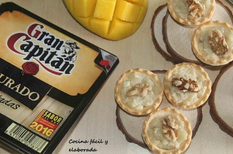 TARTALETAS DE QUESO CURADO Y MANGO