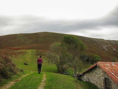 SENDA DEL CHORRÓN Y CERRU'L TOMBU