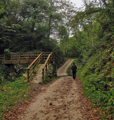 SENDA DEL CHORRÓN Y CERRU'L TOMBU