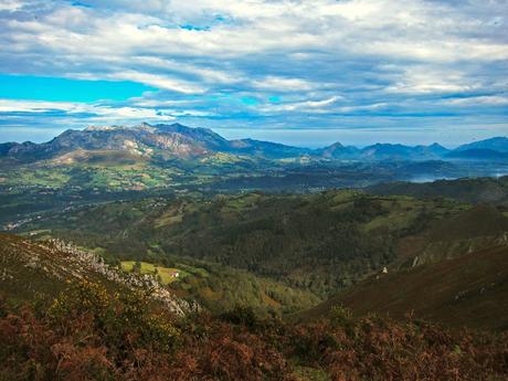 SENDA DEL CHORRÓN Y CERRU'L TOMBU