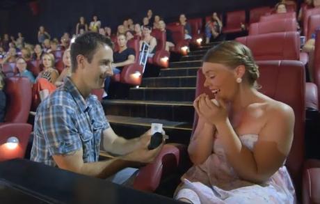 Pide a tu pareja en matrimonio en el cine - Foto: www.televicentro.hn