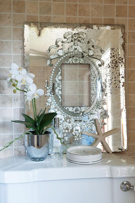 La huella en el espejo...