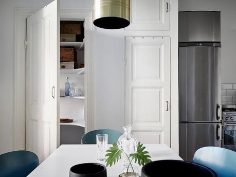 silla hormiga silla ant fritz hansen silla ant arne jacobsen La cama en un armario estilo nórdico escandinavo diseño danés decoración pisos pequeños blog decoración diseño danés 