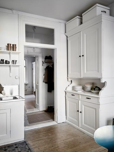 silla hormiga silla ant fritz hansen silla ant arne jacobsen La cama en un armario estilo nórdico escandinavo diseño danés decoración pisos pequeños blog decoración diseño danés 