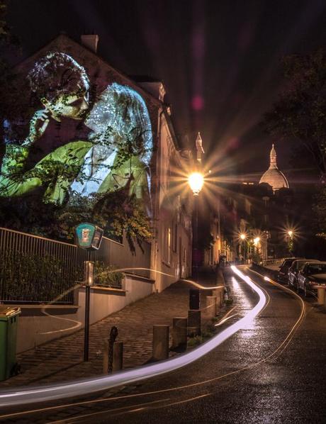 El artista que proyectó 100 parejas besándose en los edificios de París