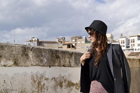 BORSALINO Y FALDA DE PELO