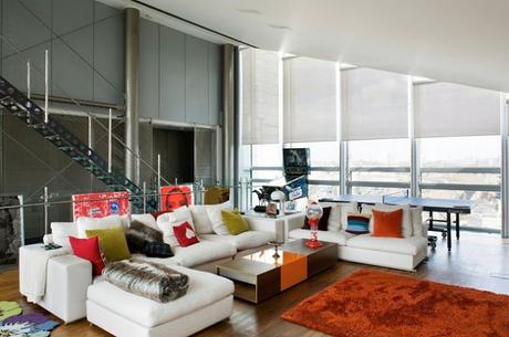 Penthouse Minimalista de Vidrio y Acero