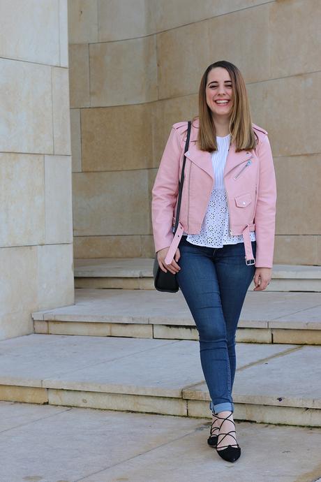 Outfit de diario con biker rosa