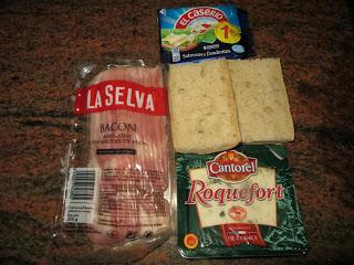 TOSTA DE BACON Y ROQUEFORT