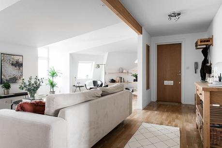 sillas comedor madera estilo escandinavo decoración comedores comedor nórdico comedor mesa redonda comedor en ático Comedor de planta circular blog decoración nórdica 