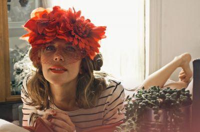 Crea o compra tu propio tocado en: TOCADOSYABALORIOS.COM Crea o compra tu propio tocado en: TOCADOSYABALORIOS.COM