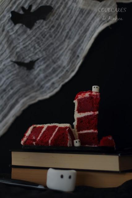 HALLOWEEN: RED VELVET DRIP CAKE (NATURAL - REMOLACHA)