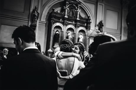 Fotografo-boda-españa-abrazo-hermanas