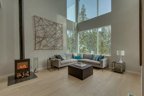 Casa Minimalista en las Montanas Nevadas