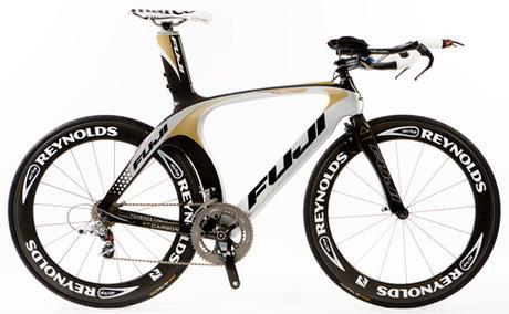 Fibra de carbono o aluminio para ciclistas