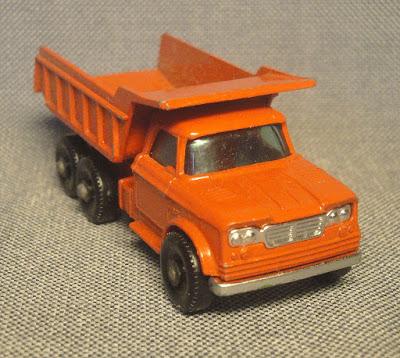 Camión Dodge volcador