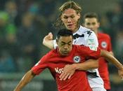 Frankfurt empata Marco Fabián titular