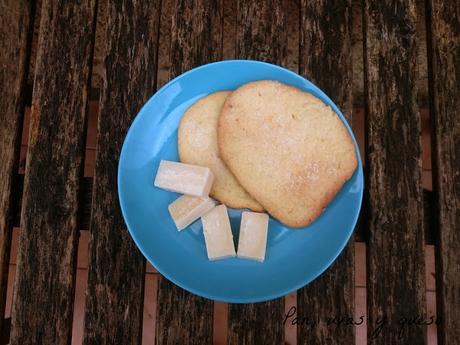 Tortas de aceite con Parmesano