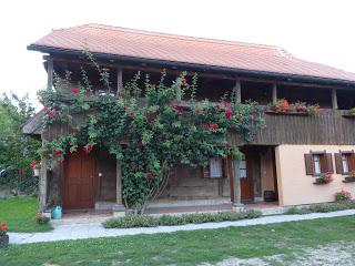 Día 9: Parque Natural de Plitvice - Karlovac - Iglesias de madera - Cigoc